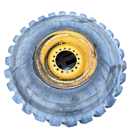 Däck med fälg 20,5x25